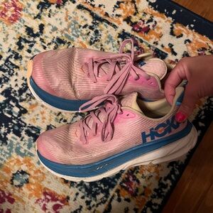 Kids Hoka size 6 - women’s 7.5 Clifton